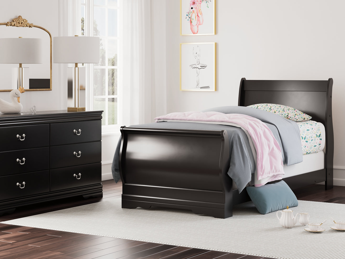 Ashley Express - Huey Vineyard Sleigh Bed