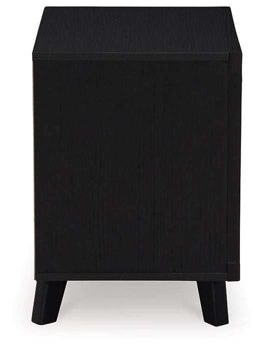 Danziar Queen Panel Headboard with Mirrored Dresser, Chest and Nightstand