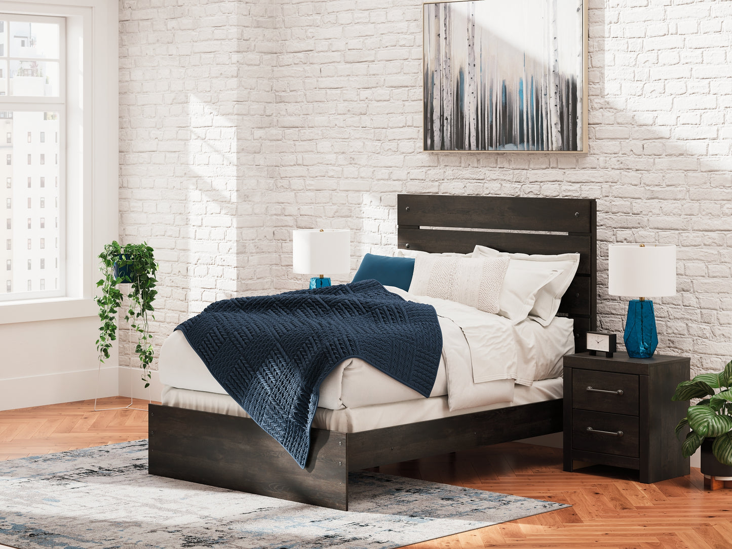 Hollivern Full Panel Bed with Mirrored Dresser, Chest and Nightstand