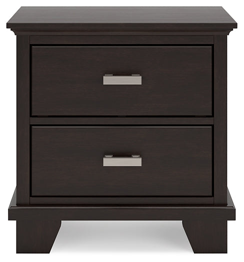 Covetown California King Panel Bed with Mirrored Dresser, Chest and Nightstand