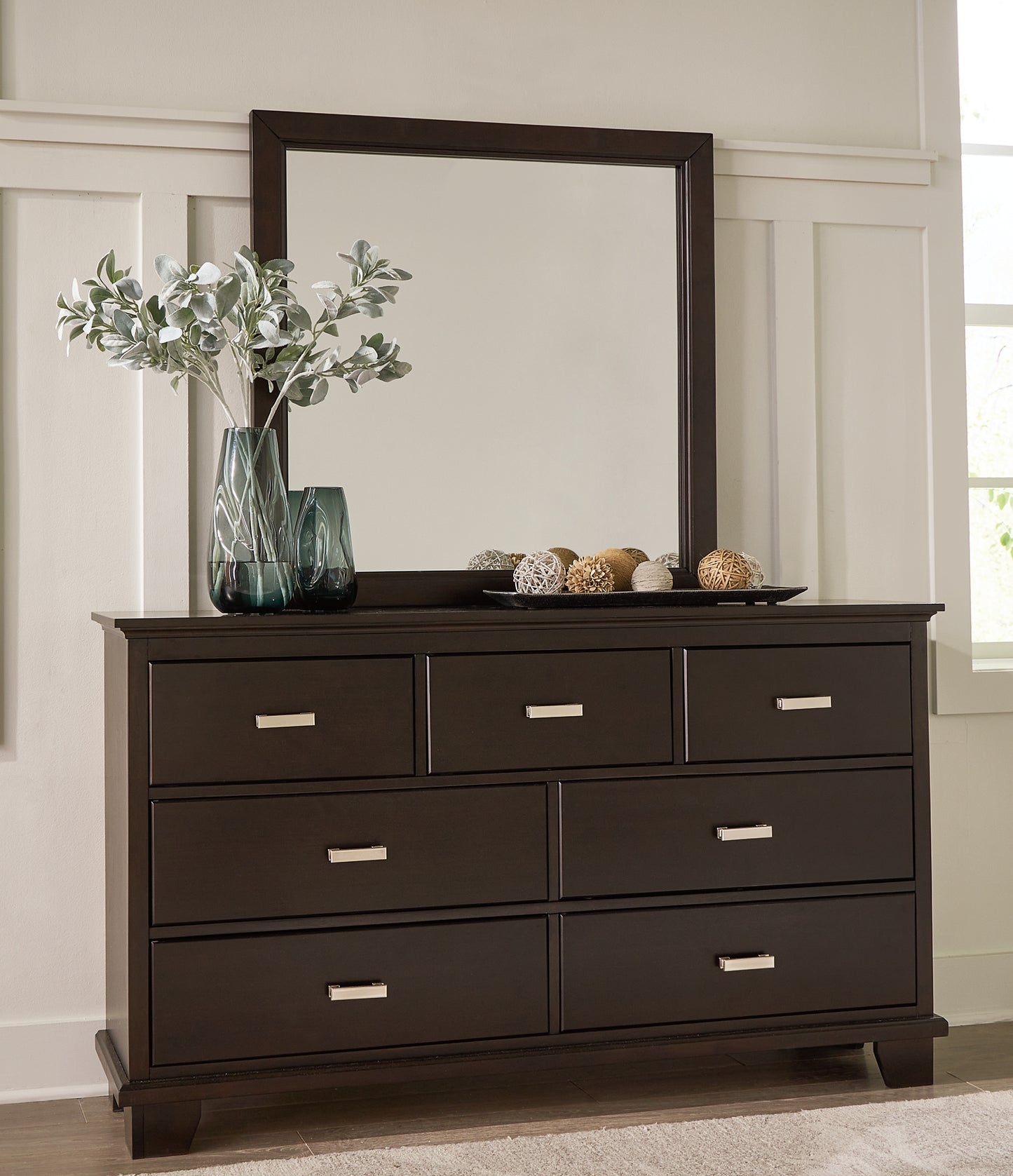 Covetown California King Panel Bed with Mirrored Dresser, Chest and Nightstand